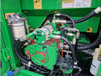 Pyöräalustainen kaivinkone Hyundai Robex 160W-9A met 6-cilinder Cummins motor: kuva Pyöräalustainen kaivinkone Hyundai Robex 160W-9A met 6-cilinder Cummins motor