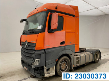 Vetopöytäauto MERCEDES-BENZ Actros 1945