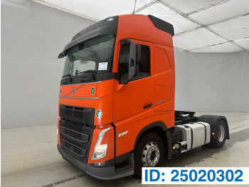 Vetopöytäauto VOLVO FH 500