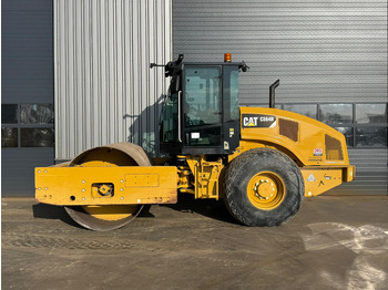 Jyrä CATERPILLAR CS64