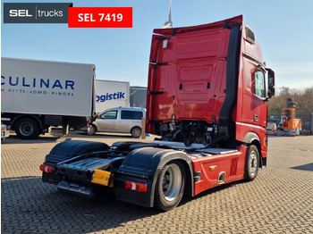 Vetopöytäauto Mercedes-Benz Actros 1845 / Retarder / Standklima / Xenon: kuva Vetopöytäauto Mercedes-Benz Actros 1845 / Retarder / Standklima / Xenon