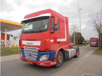 Vetopöytäauto DAF XF 440