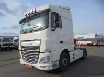 Vetopöytäauto DAF XF 440