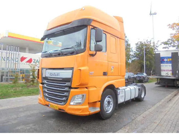 Vetopöytäauto DAF XF 440