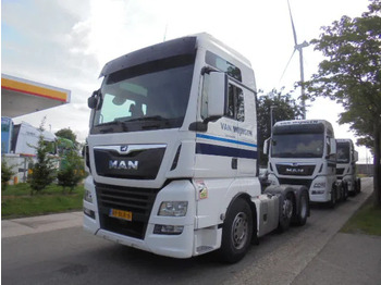 Vetopöytäauto MAN TGX 26.500