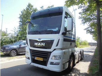 Vetopöytäauto MAN TGX 26.500