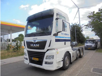 Vetopöytäauto MAN TGX 26.500