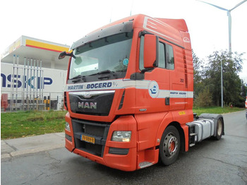 Vetopöytäauto MAN TGX