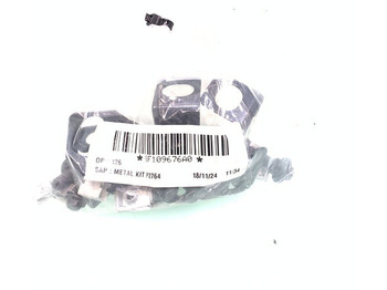 Aerodynamiikka/ Spoilerit - Kuorma-auto Volvo FH4B Bumperspoiler Volvo 24016345: kuva Aerodynamiikka/ Spoilerit - Kuorma-auto Volvo FH4B Bumperspoiler Volvo 24016345