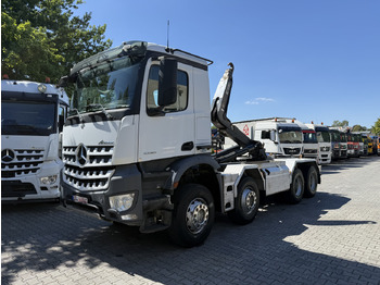 Koukkulava kuorma-auto MERCEDES-BENZ Arocs 3245