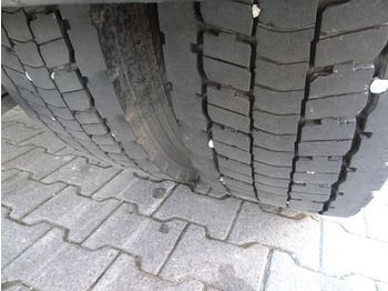 Lava-kuorma-auto, Nosturiauto Scania P230 4X2 Kran Atlas 92.2 A2: kuva Lava-kuorma-auto, Nosturiauto Scania P230 4X2 Kran Atlas 92.2 A2