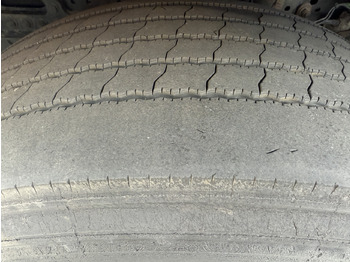 Vetopöytäauto Mercedes-Benz Actros 1842LS Kran HMF 2020 bis 18 Meter: kuva Vetopöytäauto Mercedes-Benz Actros 1842LS Kran HMF 2020 bis 18 Meter