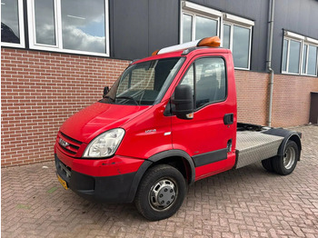 Vetopöytäauto IVECO Daily