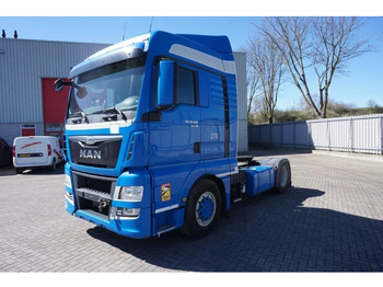 Vetopöytäauto MAN TGX 18.400