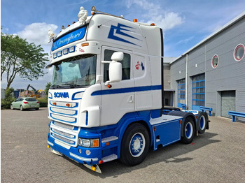 Vetopöytäauto SCANIA R 560