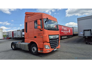 Vetopöytäauto DAF XF 460
