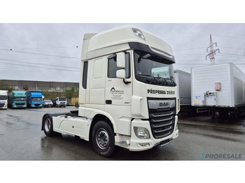 Vetopöytäauto DAF XF 530