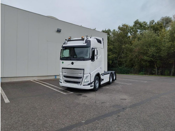 Vetopöytäauto VOLVO FH 500