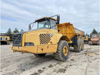 Nivelkippiauto VOLVO A35D