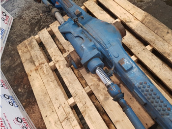 Akseli ja osat Ford 7740, 5640, 6640 Carraro 709 S2 Front Axle Complete 125150, Car128939: kuva Akseli ja osat Ford 7740, 5640, 6640 Carraro 709 S2 Front Axle Complete 125150, Car128939