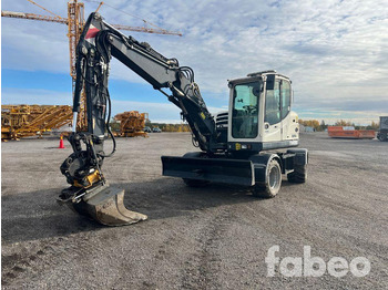 Pyöräalustainen kaivinkone TEREX