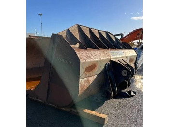 Kauha - Rakennuskoneet Volvo L350F Rock Bucket (Volvo): kuva Kauha - Rakennuskoneet Volvo L350F Rock Bucket (Volvo) Kauha - Rakennuskoneet Volvo L350F Rock Bucket (Volvo): kuva Kauha - Rakennuskoneet Volvo L350F Rock Bucket (Volvo)