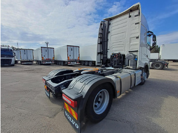 Vetopöytäauto 2023 Volvo FH 500 Globetrotter XL: kuva Vetopöytäauto 2023 Volvo FH 500 Globetrotter XL