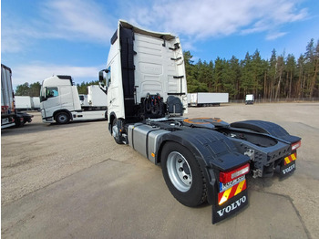 Vetopöytäauto 2023 Volvo FH 500 Globetrotter XL: kuva Vetopöytäauto 2023 Volvo FH 500 Globetrotter XL