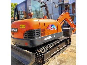 Telakaivukone Awesome Performance Korea Imported Small Scale Used Doosan Dh60 Excavator in Shanghai: kuva Telakaivukone Awesome Performance Korea Imported Small Scale Used Doosan Dh60 Excavator in Shanghai