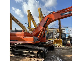 Telakaivukone Low running hours Used Machinery Doosan300 dx300lc Hydraulic Crawler Backhoe Digger 30ton Used Excavator Doosan DX300LC: kuva Telakaivukone Low running hours Used Machinery Doosan300 dx300lc Hydraulic Crawler Backhoe Digger 30ton Used Excavator Doosan DX300LC