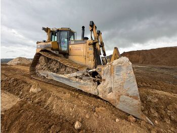 Puskutraktori CATERPILLAR D8R