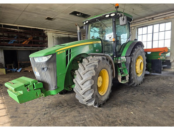 Traktori JOHN DEERE 8R Series