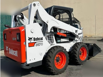 Liukuohjattu kuormaaja BOBCAT S590