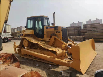 Puskutraktori CATERPILLAR D6M