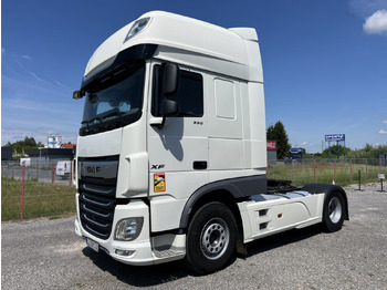 Vetopöytäauto DAF XF 530