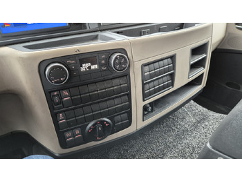 Leasing MAN 8.250 7,30 m Koffer, Navi, Topzustand MAN 8.250 7,30 m Koffer, Navi, Topzustand: kuva Leasing MAN 8.250 7,30 m Koffer, Navi, Topzustand MAN 8.250 7,30 m Koffer, Navi, Topzustand