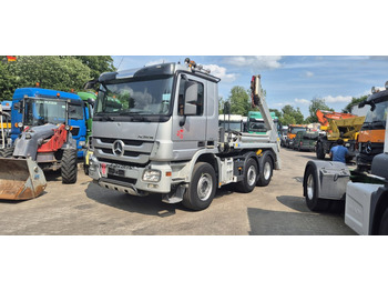 Nostovarsi-vaihtolavakuorma kuorma-auto MERCEDES-BENZ