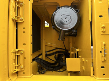 Telakaivukone KOMATSU PC220-8