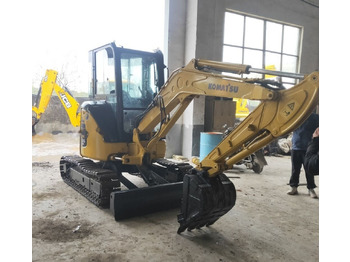Minikuormaaja Komatsu PC35: kuva Minikuormaaja Komatsu PC35