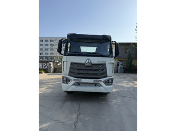 Uusi Vetopöytäauto HOWO 6x4: kuva Uusi Vetopöytäauto HOWO 6x4 Uusi Vetopöytäauto HOWO 6x4: kuva Uusi Vetopöytäauto HOWO 6x4