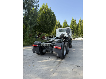 Uusi Vetopöytäauto HOWO 6x4: kuva Uusi Vetopöytäauto HOWO 6x4 Uusi Vetopöytäauto HOWO 6x4: kuva Uusi Vetopöytäauto HOWO 6x4