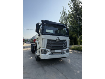 Uusi Vetopöytäauto HOWO 6x4: kuva Uusi Vetopöytäauto HOWO 6x4 Uusi Vetopöytäauto HOWO 6x4: kuva Uusi Vetopöytäauto HOWO 6x4