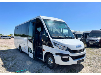 Minibussi IVECO Daily
