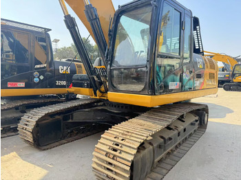 Telakaivukone CATERPILLAR 330D2: kuva Telakaivukone CATERPILLAR 330D2