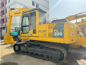 Telakaivukone KOMATSU PC200-8