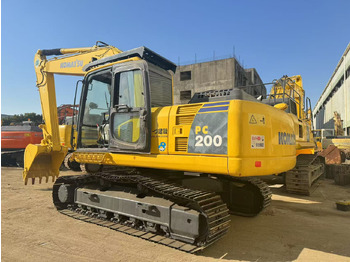Telakaivukone KOMATSU PC200-8