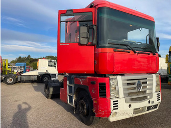 Vetopöytäauto RENAULT Magnum 480