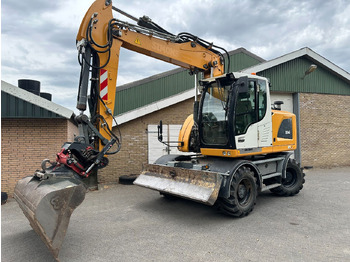 Pyöräalustainen kaivinkone LIEBHERR A 914