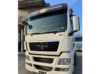 Vetopöytäauto MAN TGX 18.440