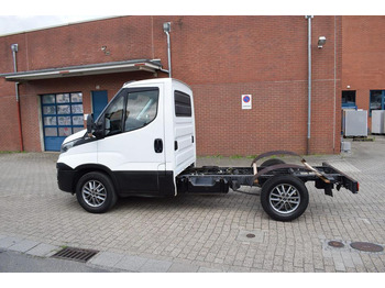 Kuorma-auto alusta, Tavara-auto Iveco Daily 35 S21 3,0 Automatik Luftfederung Tempomat: kuva Kuorma-auto alusta, Tavara-auto Iveco Daily 35 S21 3,0 Automatik Luftfederung Tempomat